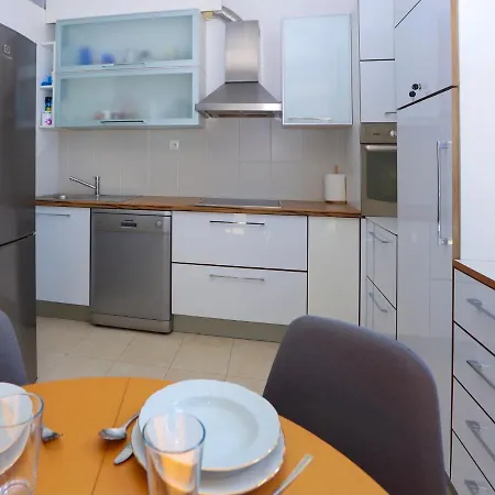 Apartment M&l Makarska